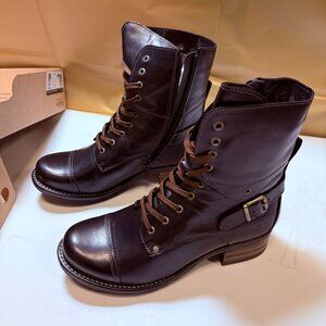 Taos Footwear Black Lace Up Boots